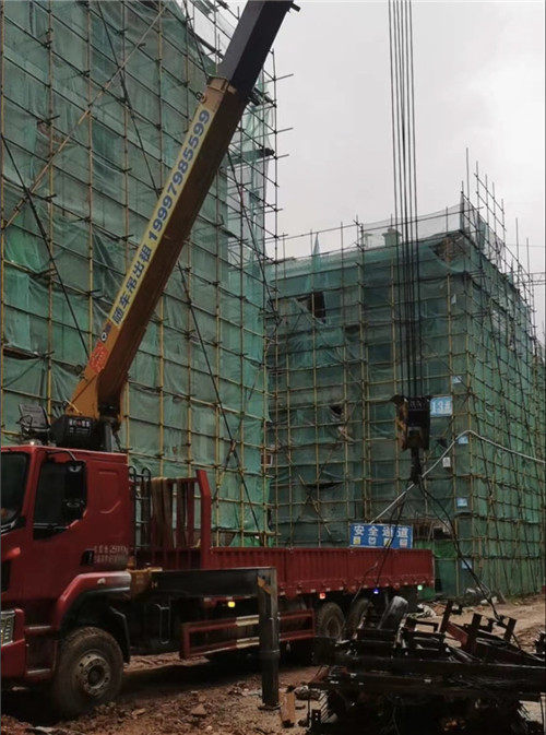 宜良县“慢工细活”—— 吊车的 “微动控制” 技术